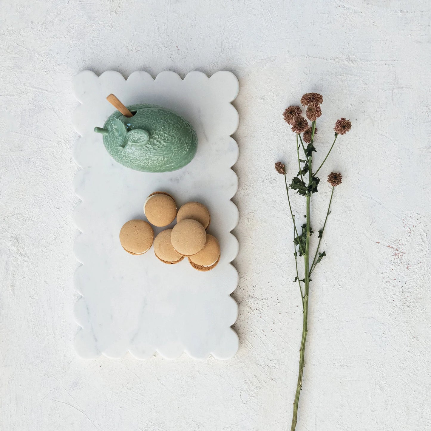 Scalloped Marble Cheese Cutting Board