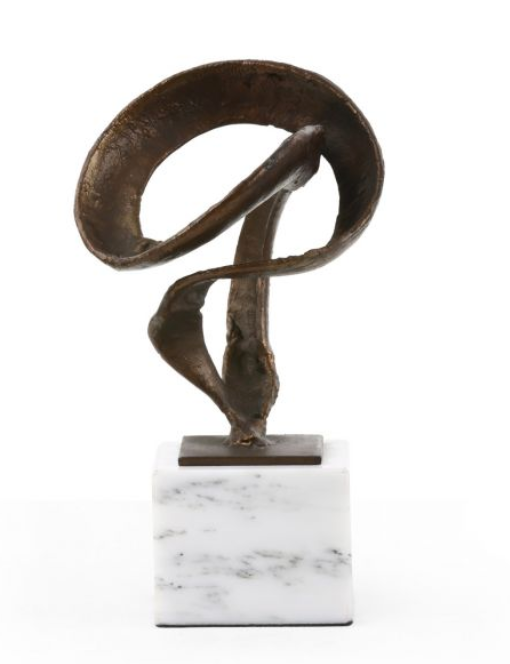 Hanya Statue
