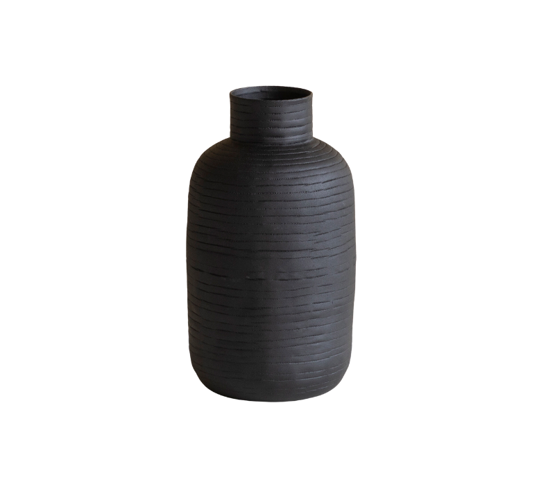 Short Black Pot