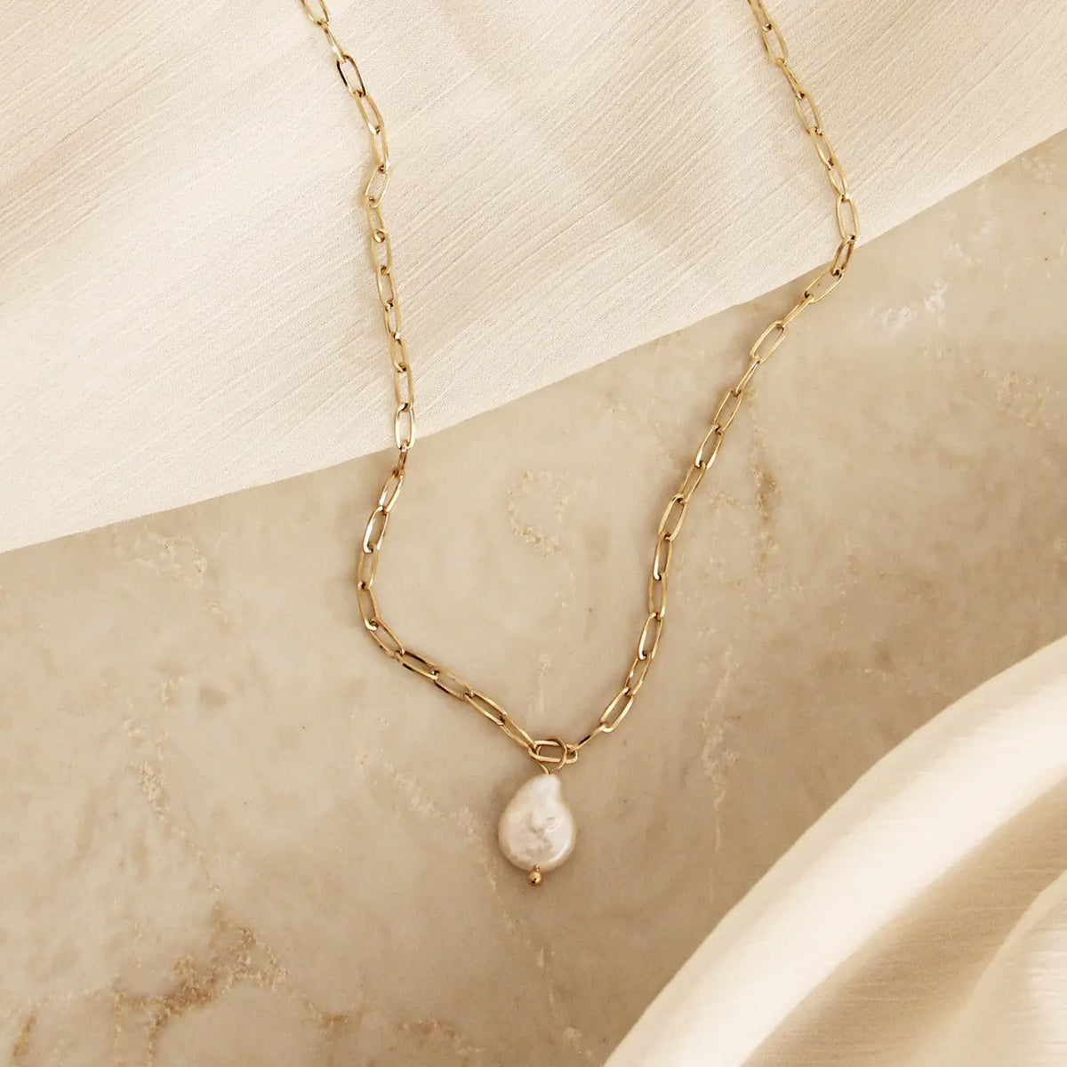 Paperclip Pearl Baroque Necklace