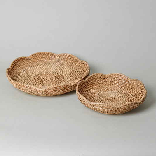 Round Rattan Scalloped Tray