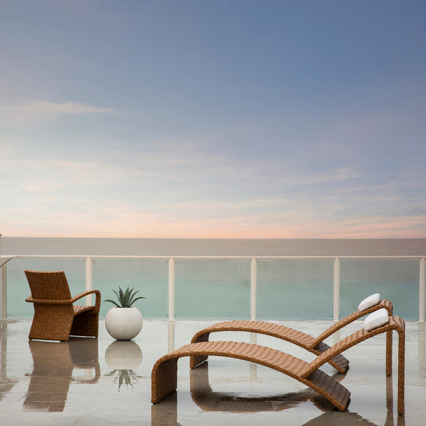 Venice N-Dura Resin Wicker Outdoor Lounge Chair